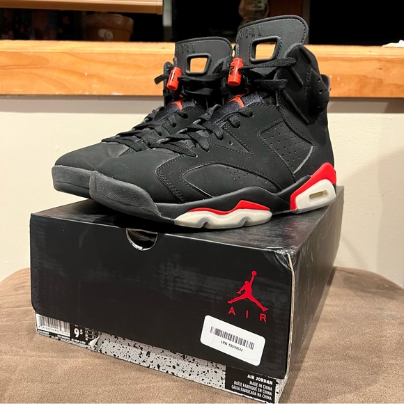 JORDAN 6 RETRO BLACK INFRARED (2019) 100% AUTHENTIC SIZE 9.5 - Picture 7 of 10